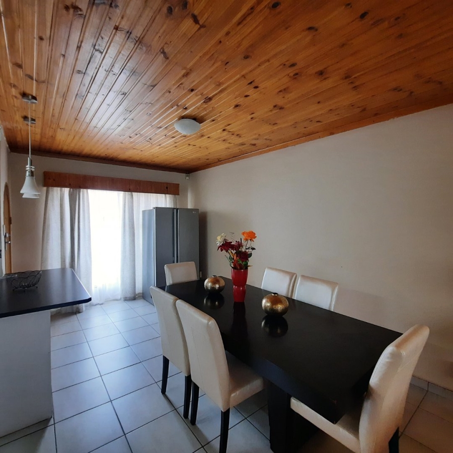 2 Bedroom Property for Sale in Langenhovenpark Free State
